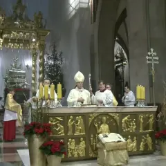Czy pasterka liczy się jako msza bożonarodzeniowa? Sprawdź to!