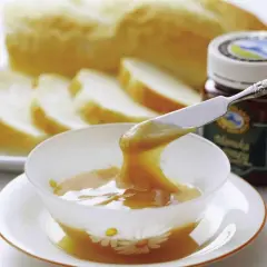 Miód manuka na co pomaga? Właściwości lecznicze i zastosowanie w zdrowiu