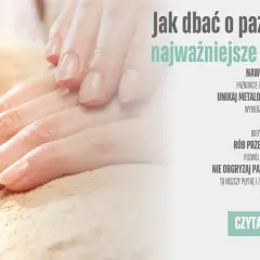 Dłonie z zadbanymi, naturalnymi paznokciami na jasnym tle.