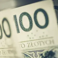 Sto złotych na podatek od kupna skutera.
