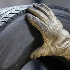 Co to są opony bieżnikowane i dlaczego warto je wybrać?
