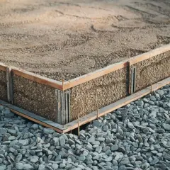 Jaki żwir pod płytę fundamentową? Wybór, parametry, cena