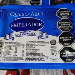 Queso azul Emperador, con advertencias de exceso en grasas y calorías. Ideal para quienes buscan un sabor intenso sin preocuparse por las calorías del queso azul.