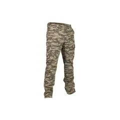 Pantalones de camuflaje Solognac Decathlon con bolsillos laterales.