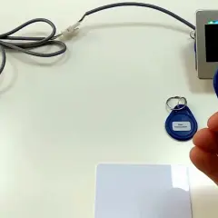 Jak zaprogramować chip do domofonu? Zrób to sam i uniknij błędów