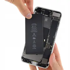 Ile kosztuje wymiana baterii w iPhone 7? Sprawdź ceny i oferty