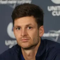 Hubert Hurkacz, tenisista, którego majątek budowany jest na sukcesach sportowych, podczas konferencji prasowej United Cup w Sydney.