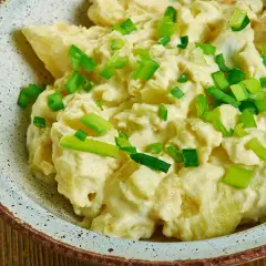 Salade de pommes de terre alsacienne : l'authentique recette sans mayo