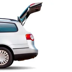 Srebrne kombi z otwartą klapą bagażnika, widok z tyłu.