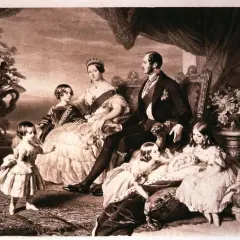 La reina Victoria de Inglaterra, junto al príncipe Alberto y sus hijos, en un retrato familiar.