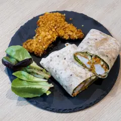 Jak zawijać kebab w tortilli? Sekret lokali bez wypadającego farszu