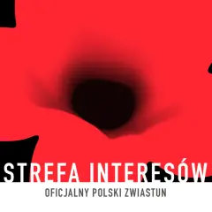 Czerwony mak na czarnym tle z białym napisem "STREFA INTERESÓW".