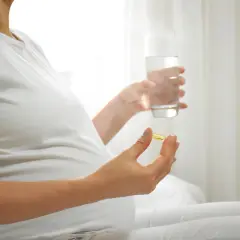 DHA w ciąży od kiedy? Kluczowe informacje dla zdrowia mamy i dziecka