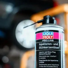 Puszka preparatu Liqui Moly do czyszczenia wtryskiwaczy benzynowych i świec żarowych.