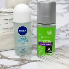 Dwa antyperspiranty: Nivea Fresh Natural i Urtekram Aloe Vera. Wybierz swój ulubiony, gdy szukasz ochrony bez aluminium.