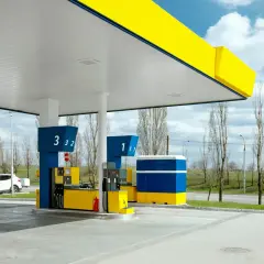 Ile kosztuje budowa stacji paliw? Poznaj ukryte wydatki i opcje finansowania