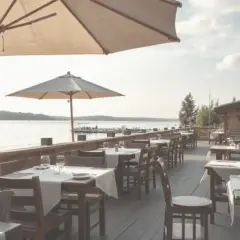 Gdzie zjeść w Mikołajkach? Sprawdzone miejsca na smaczne posiłki