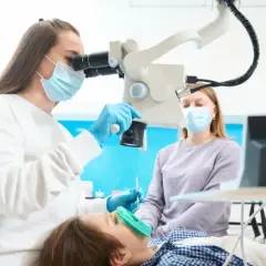Dentysta a stomatolog: Jaka jest różnica w Polsce? Wyjaśniamy