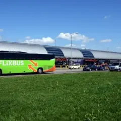 Flixbus Warszawa: Gdzie znaleźć swój przystanek? Uniknij stresu!