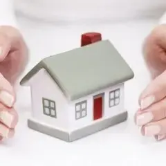 Ile kosztuje ubezpieczenie mieszkania w bloku? Sprawdź, co wpływa na cenę