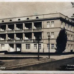 Sanatorium Kujawiak Inowrocław: Jak dojechać bez stresu?
