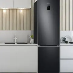 Wyświetlacz lodówki Samsung nie działa? Diagnoza i naprawa krok po kroku.