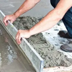 Jak wypoziomować wylewkę bez błędów i zbędnych kosztów