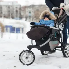 Kiedy nie wychodzić z niemowlakiem na spacer? Bezpieczeństwo i komfort dziecka