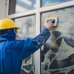 Jak skutecznie rozpuścić piankę montażową? Sprawdzone metody i forum porady