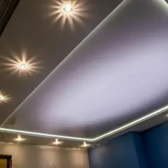 Sufit napinany DIY: Zrób to sam? Koszty, pułapki, instrukcja.
