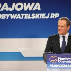 Donald Tusk przemawia na konferencji Platformy Obywatelskiej RP.