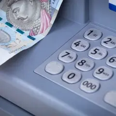 Jak długo trwa przelew z PKO do mBanku? Sprawdź, co wpływa na czas transferu