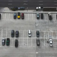 Straż miejska na osiedlu: Mandat za parkowanie kiedy tak, kiedy nie?