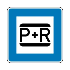Blaues Schild mit weißem Feld und schwarzem P+R-Symbol. Park and Ride – hier umsteigen und weiterfahren.