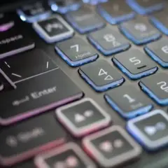 Jak włączyć dźwięk w laptopie na klawiaturze - proste kroki i porady