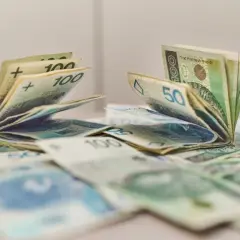 Co oznacza zawieszenie emerytury i jak uniknąć problemów z wypłatą?