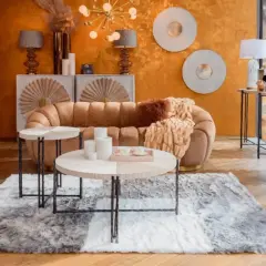 Jak urządzić przytulny salon? Odkryj sekrety ciepła i hygge!