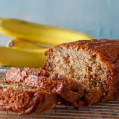 Wegański chlebek bananowy: Sekrety wilgotnego ciasta bez zakalca