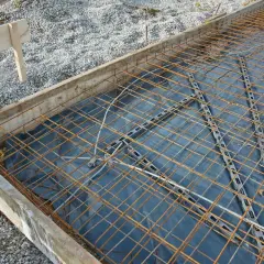 Stahlmatten bilden das Fundament: was ist Armierung? Sie verstärken Betonplatten für Stabilität.