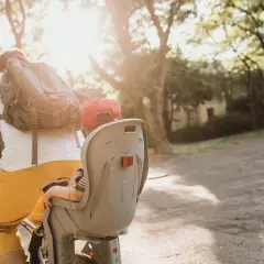 Jaki rower do jazdy z dzieckiem w foteliku? Wybierz bezpieczny model