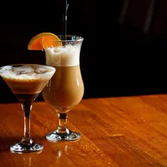 Najlepsze drinki z kawą, które zaskoczą Twoje podniebienie