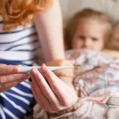 Zwolnienie lekarskie na dziecko – ile płatne i jak to obliczyć?