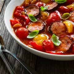 Kiełbasa na obiad: Szybkie i proste przepisy na każdy dzień