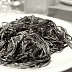 Spaghetti sepia: odkryj wyjątkowy smak i sekrety przygotowania