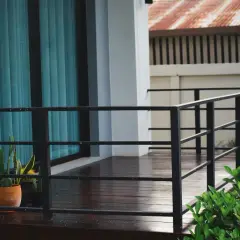 Jak podwyższyć balustradę na balkonie i zapewnić bezpieczeństwo?