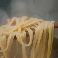 Odgrzewane spaghetti: koniec z suchym! Smak i konsystencja jak nowe