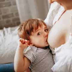 Co z mlekiem po odstawieniu dziecka? Jak radzić sobie z emocjami i zmianami