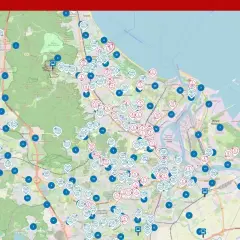 Mapa z zaznaczonymi przystankami i trasami, gdzie widać wiele linii autobusowych, w tym nocny autobus.