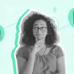 Mujer pensativa compara opciones de identificación: una tarjeta y una firma electrónica cualificada y avanzada.