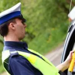Ile po piwie można prowadzić? Sprawdź, zanim wsiądziesz za kółko